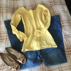 🌻💛 Beautiful Yellow Sweater